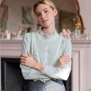 Miss Patina Shell Design Blouse with All Over Shell Print